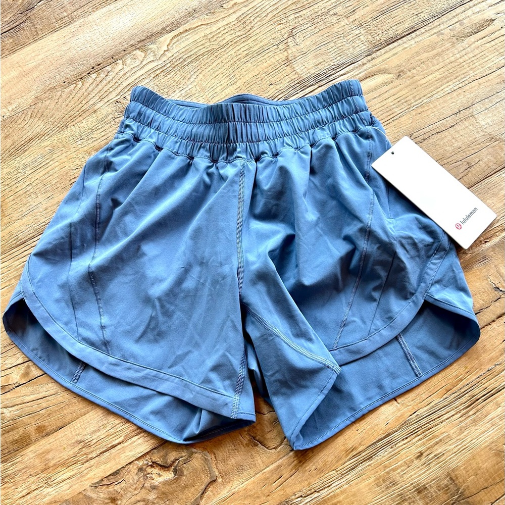 🔥 LuLuLemon TRACK THAT 🔥 short - 5” - sz 4
